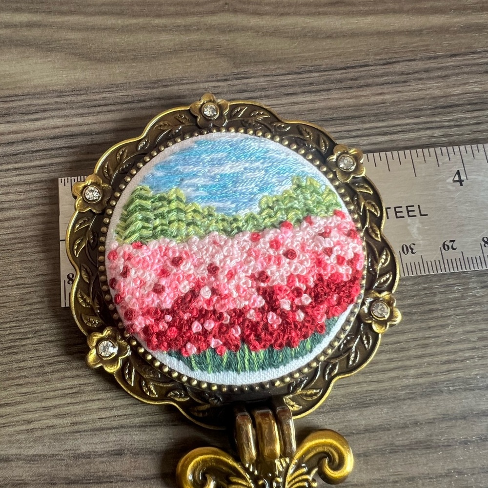 Vintage Handheld Mirror with Embroidered Design - Picture 5 of 6